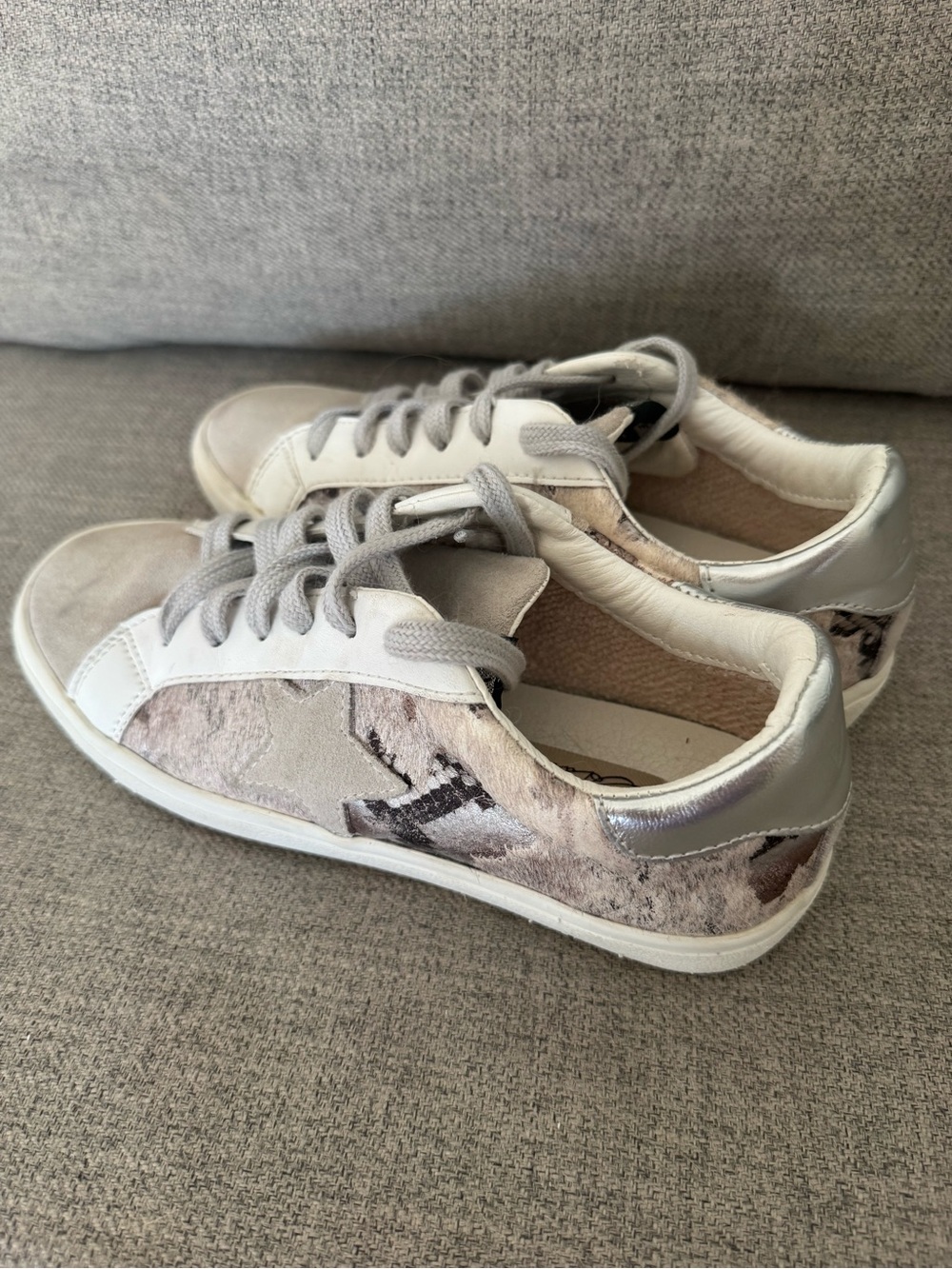 Vintage Havana Silver, White & Gray Low-Top Sneakers